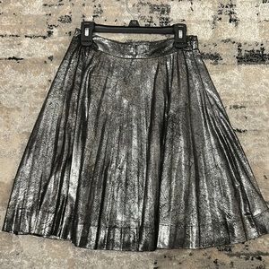 Metallic pleaded skirt